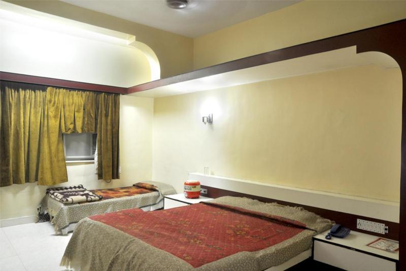 Sharan Hotel Shirdi Eksteriør billede